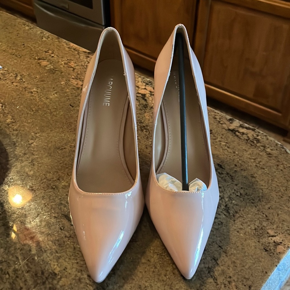 Nude stiletto heels, size 11! Gorgeous! Brand new!